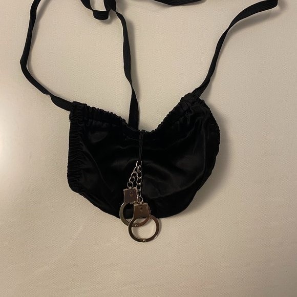 Vintage Men's FREDERICK'S OF HOLLYWOOD Handcuff Satin Black G string - Picture 7 of 8